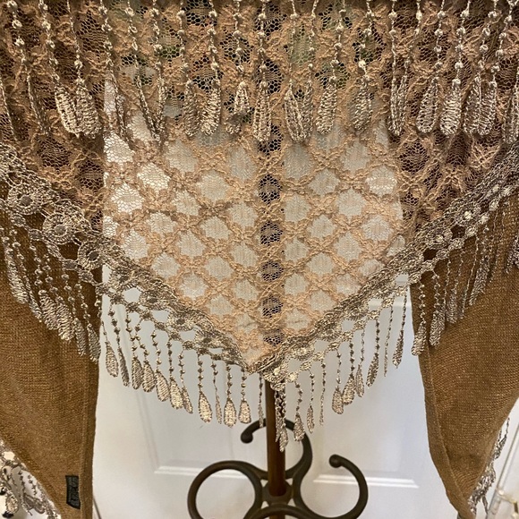 D&B Scarf with Lace Trim and Fringe - Picture 3 of 10